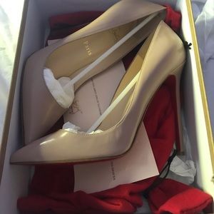 CHRISTIAN LOUBOUTINS  BN, original box, shoe bags, patent leather beige size 38